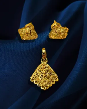 22 KT Gold Engraved Pendant Set (D124)