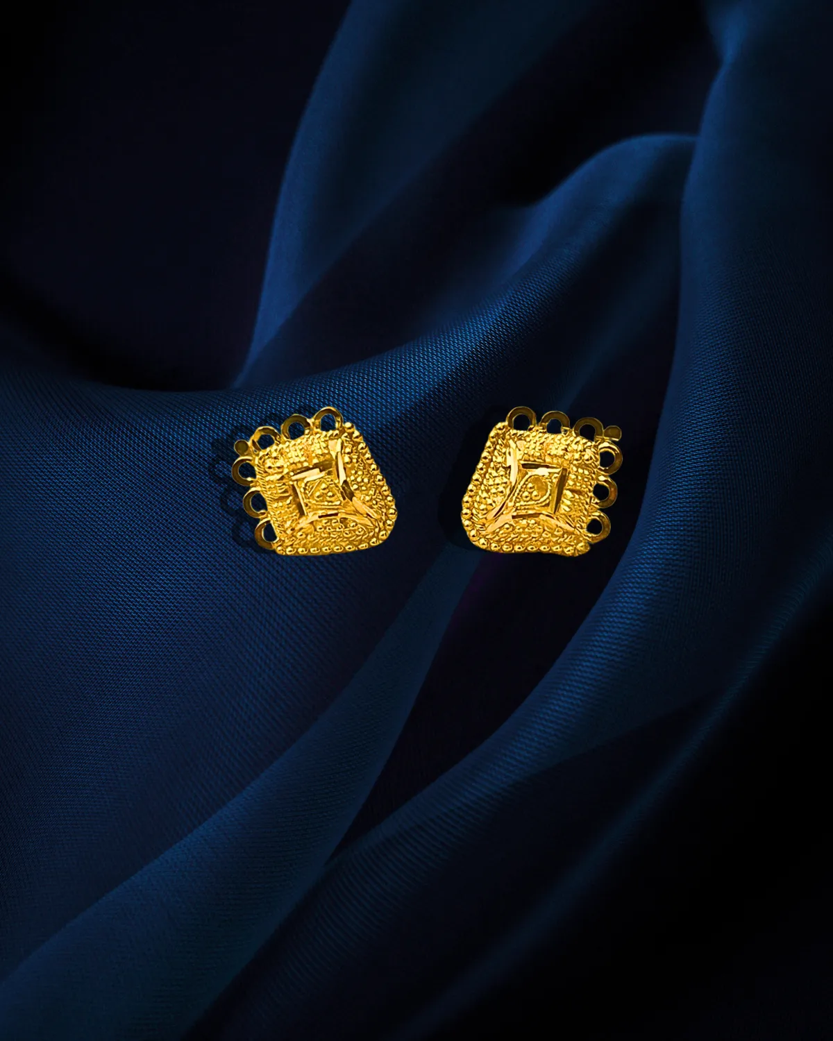 22 KT Gold Engraved Pendant Set (D124)