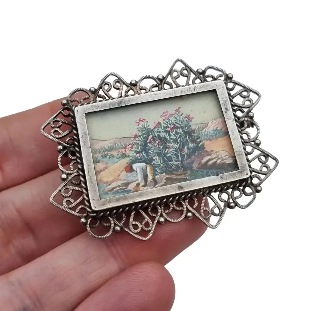French brooch in silver with miniature painting signed by j. Granion.