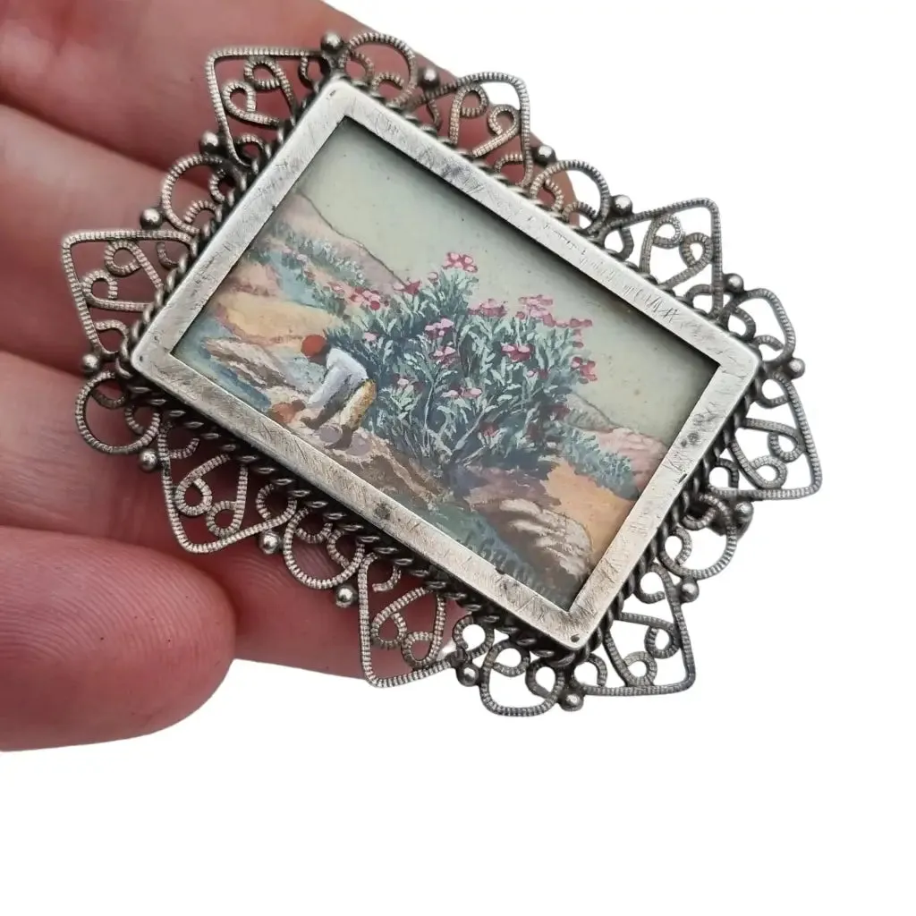 French brooch in silver with miniature painting signed by j. Granion.